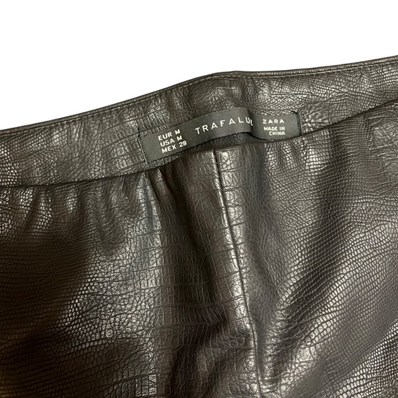 Faux Leather Croc Embossed Leather Mini Skirt - Picture 2 of 5